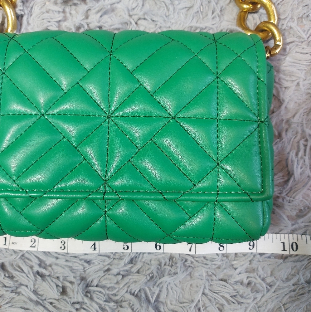 Zara quilted green shoulder bag with chunky gold metal strap - Picture 10 of 12